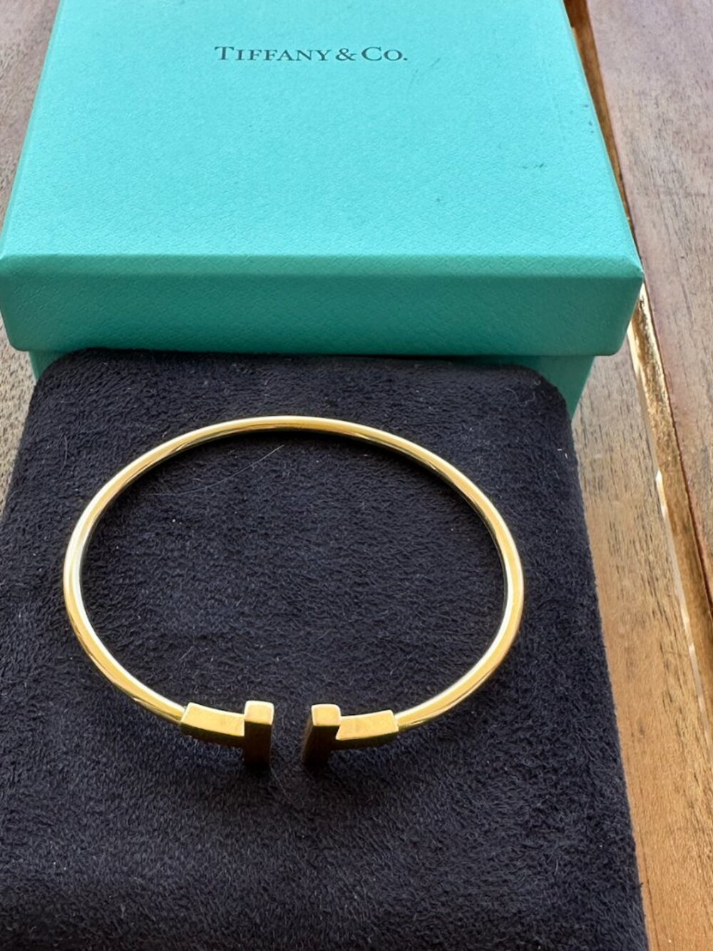 AUTHENTIC Tiffany & Co 18K Yellow Gold T Wire Bracelet - Medium - Authentic - Picture 7 of 8